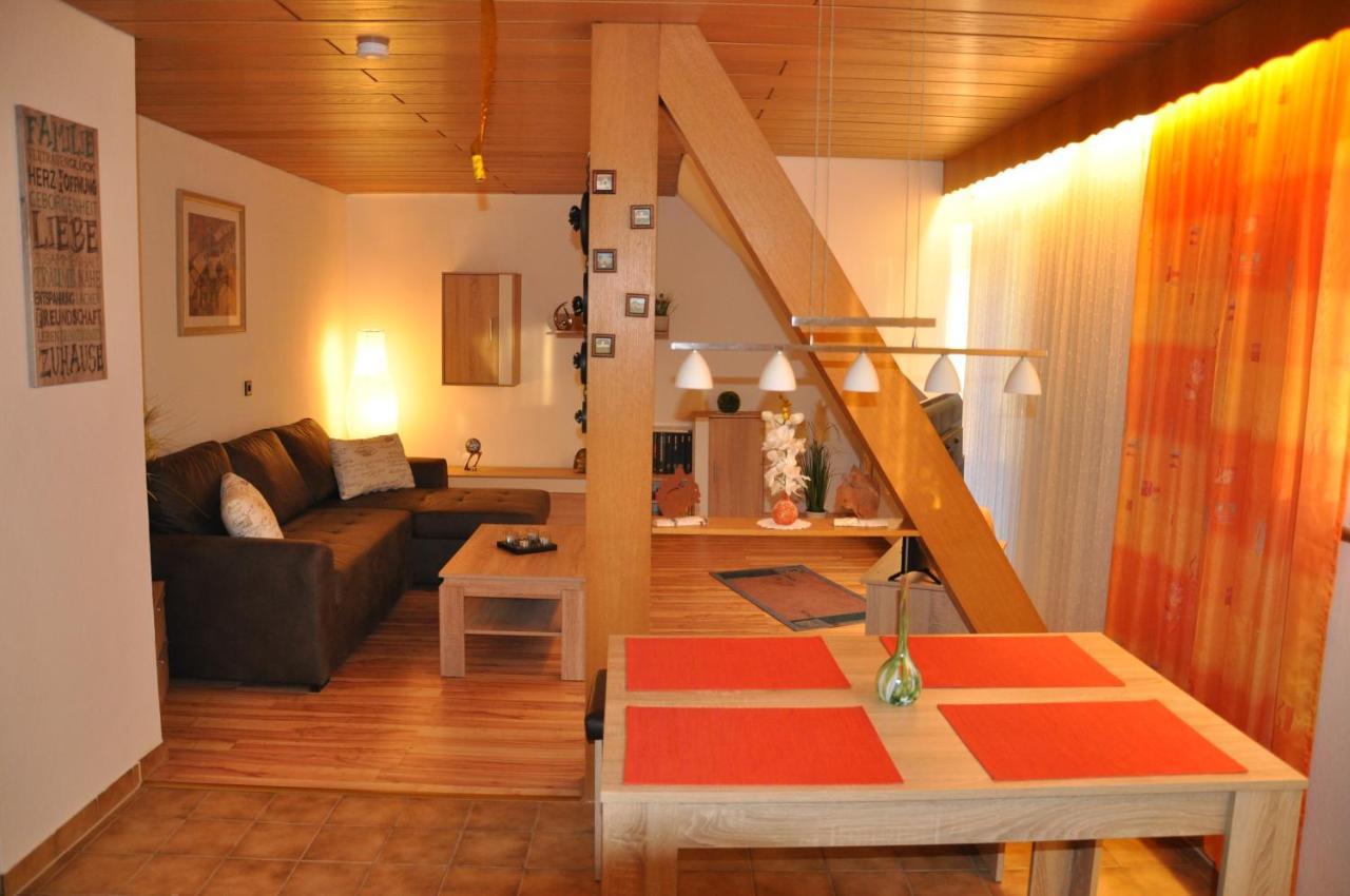 Rentrisch Am Waldrand Sankt Ingbert Exterior foto